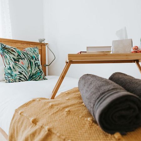 Female Guests Cosy Room Preston City Centre Esterno foto